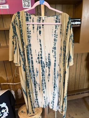 Maurices Beige and Teal Tie-Dye Open Front Duster